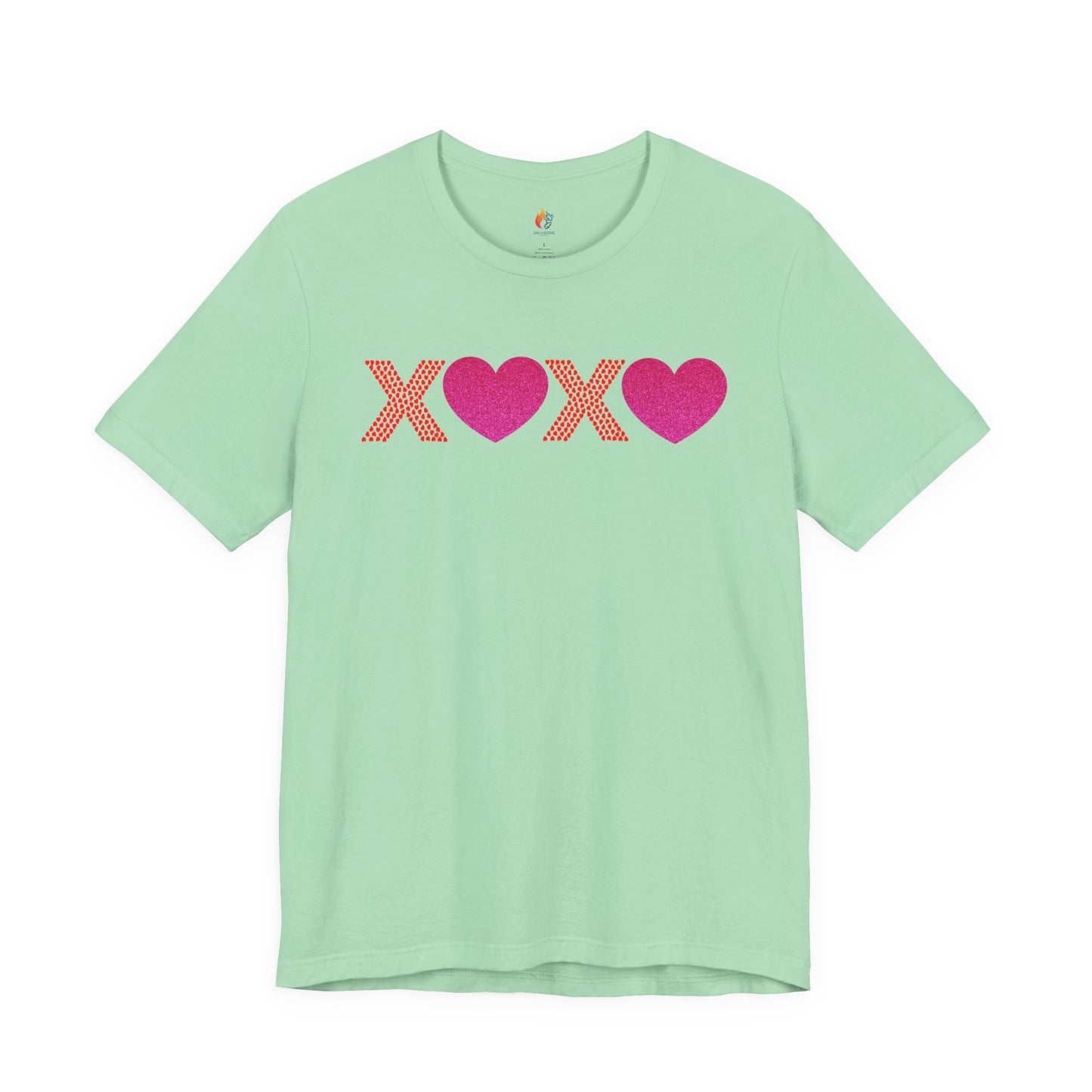 XOXO T-Shirt, Valentine’s Day T-shirt, Cute Valentine Shirt, Love Graphic Tee, Unisex Valentine Outfit, Gift for Him or Her, Romantic Holiday Tee